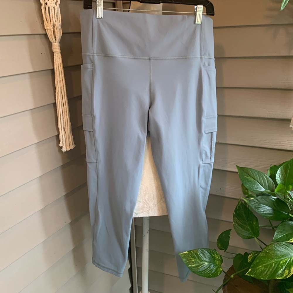 Athleta Salution Cargo 7/8 tights.